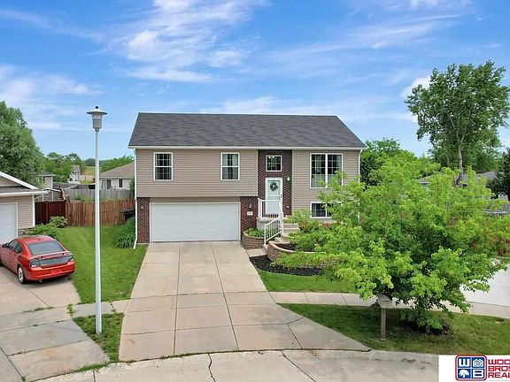 4th image of 901 W Craig Dodge Cir