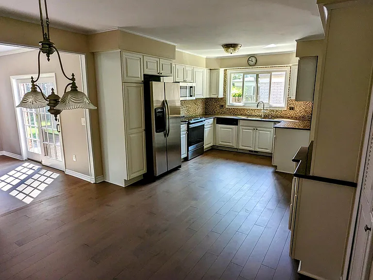 4676 Fairmont Dr — Photo 8