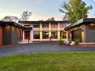 412 Locust Ln, Roselle, IL 60172