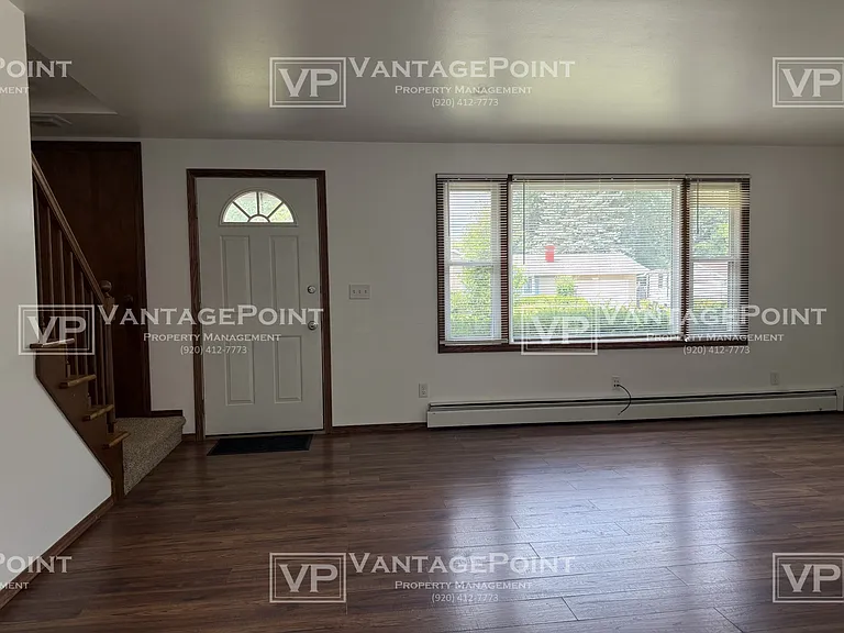 1711 Edgehill Dr — Photo 5