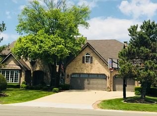 1512 Willow Creek Ln, Darien, IL 60561