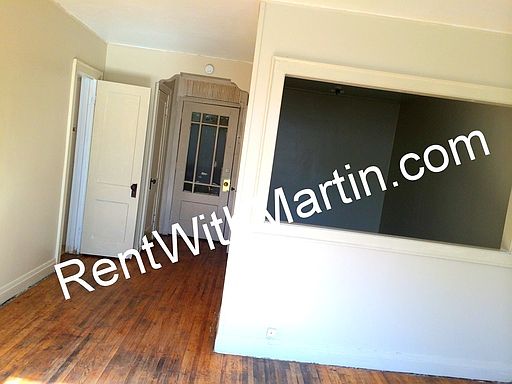 2nd image of 833 W 2nd St APT 204