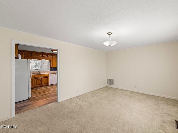 4th image of 119 Buena Vista Ave