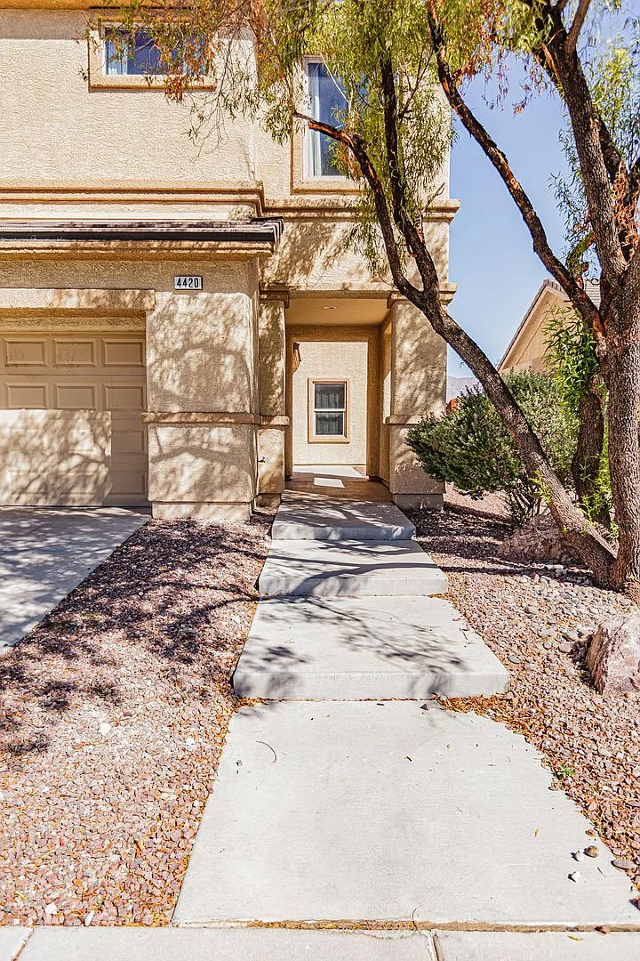 3 Bedroom with Loft — Photo 4