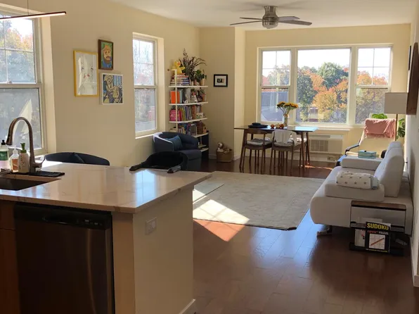 209 Oakdene Place image 1 of 5