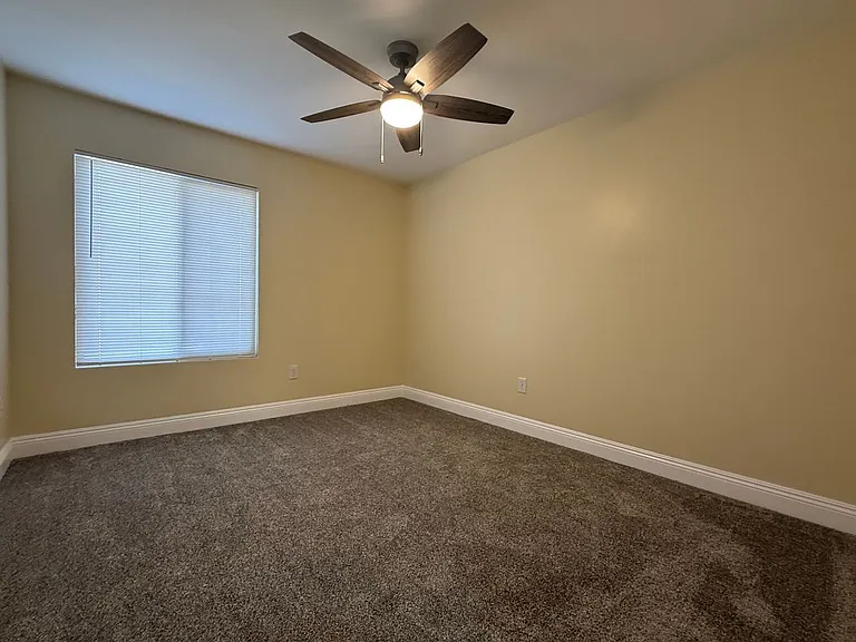 419 Sierra St — Photo 18