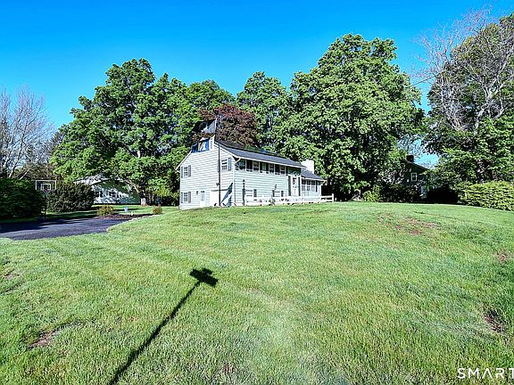 2nd image of 1221 Poquonock Avenue