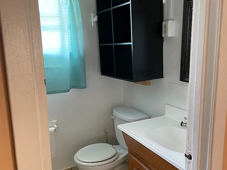 1409A Trinity St — Photo 3