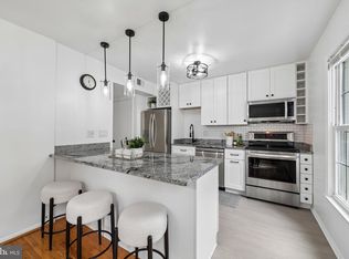 8561 Dellway Ln, Vienna, VA 22180