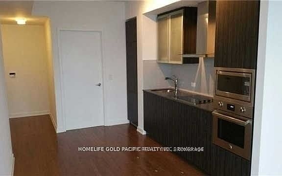5th image of 14 York St #5301