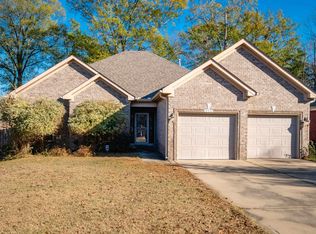 1010 Champions Dr, Conway, AR 72034