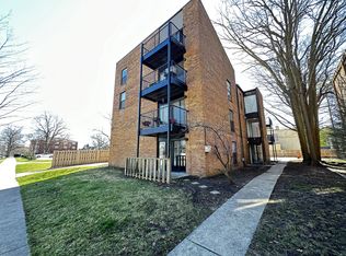 609 W Church St #32, Champaign, IL 61820