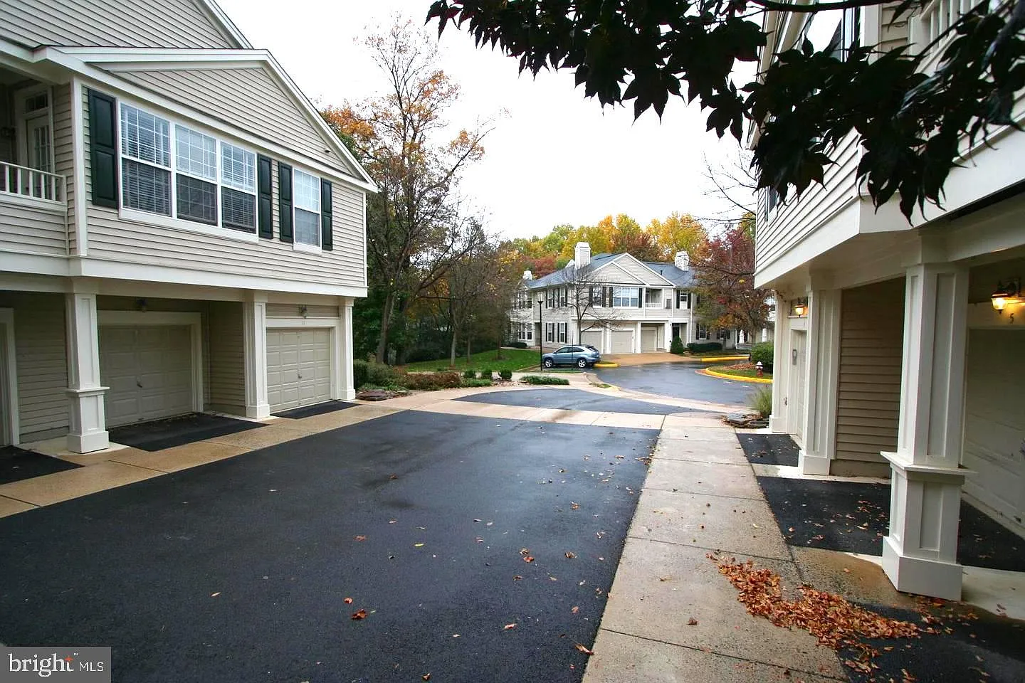 2 bed, 2.0 bath, 1220 sqft, $2,500 — Photo 2