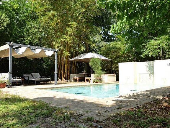 5th image of 1836 Pineview Cir