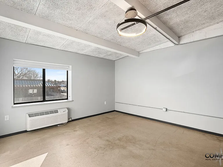 The Howard Apartments — Photo 41