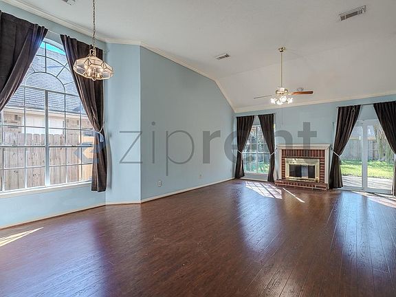 3rd image of 16023 Gladebrook Glen Ln