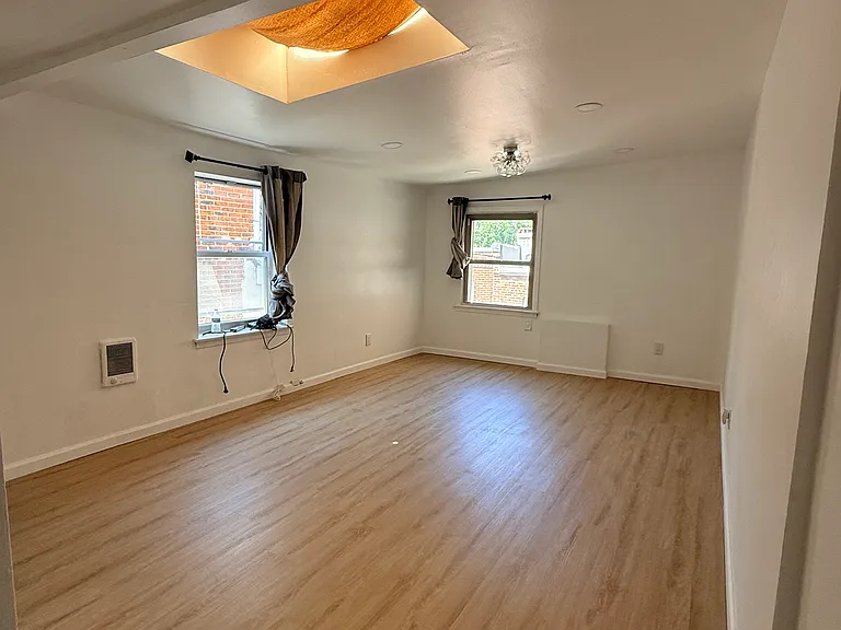 252 S 10th St #3R — Photo 4