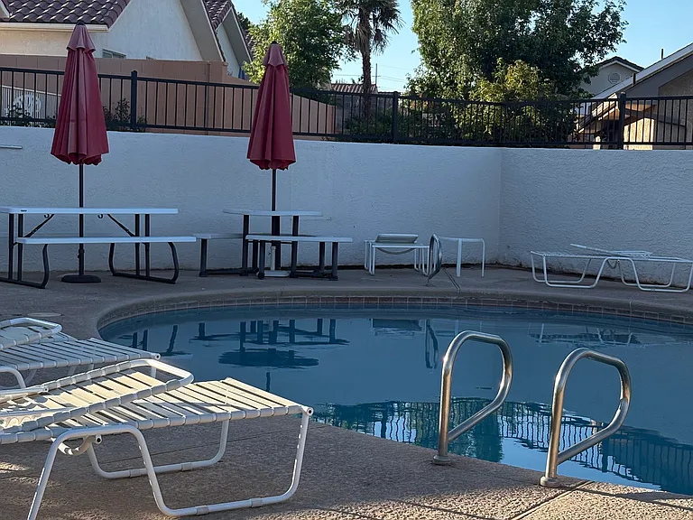 2050 W Canyon View Dr #8B — Photo 1
