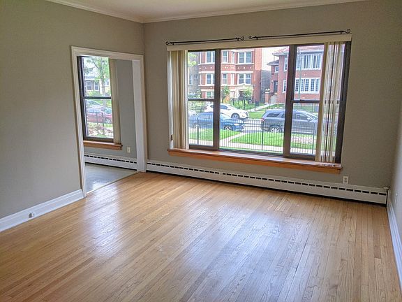 3rd image of 1405 W Jarvis Ave #1FE