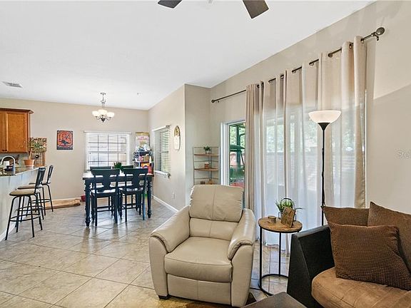 5th image of 515 Westpoint Garden Cir