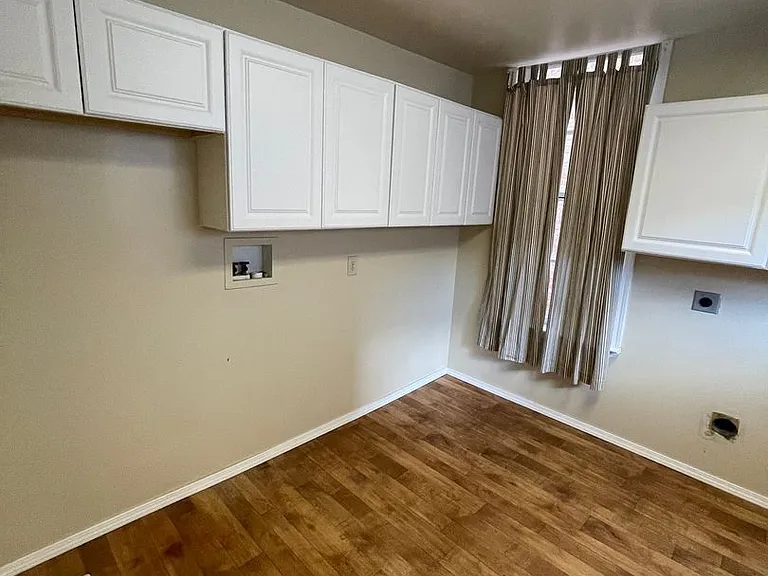 327 N Alabama St — Photo 6