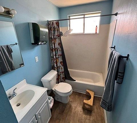 4th image of 6547 Fry St