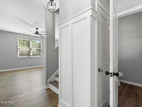 5th image of 1699 Datchet Lane SE