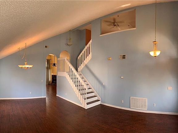 4th image of 3353 Foxcroft Cir