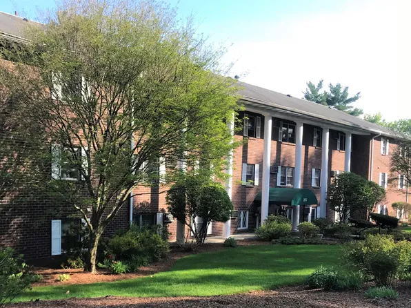 209 Great Rd APT B4, Acton, MA 01720