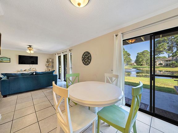 4th image of 558 Driftwood Bay #99B