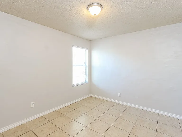 4812 Waterford Dr — Photo 13