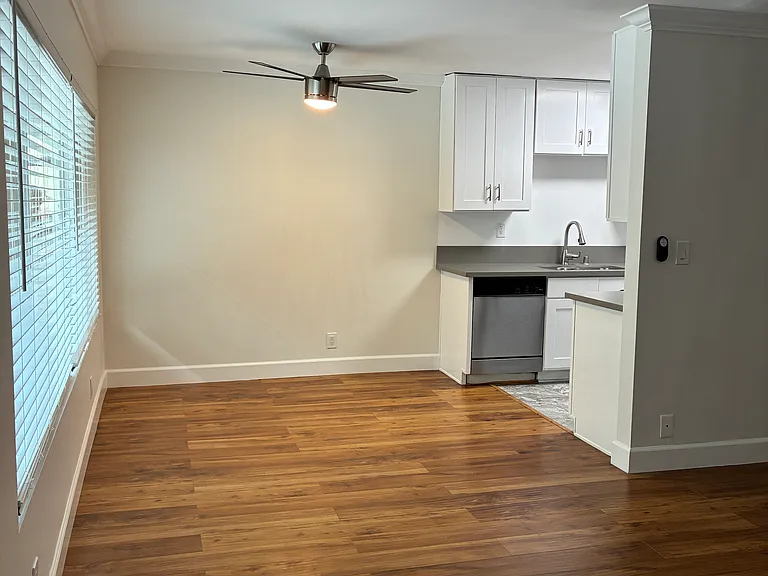105 S Hayworth Ave #2 — Photo 4
