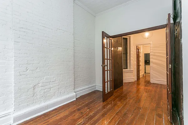 Rented by Compass | media 25