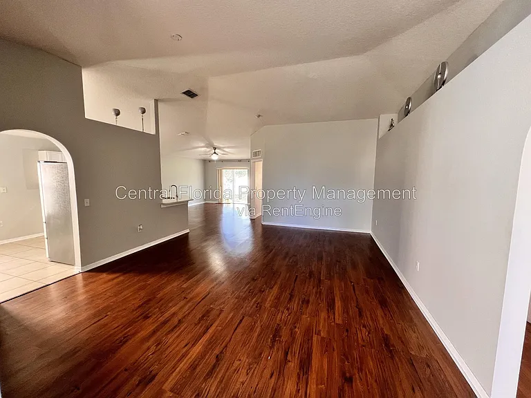 5647 Sycamore Canyon Dr — Photo 2