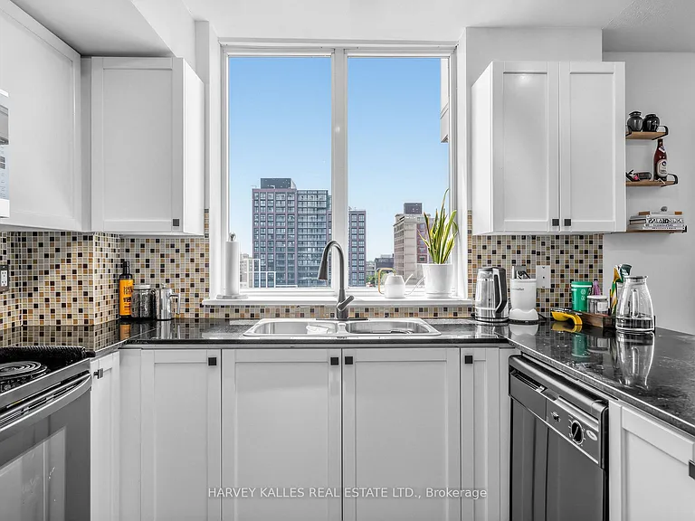 1369 Bloor St W #905 — Photo 14