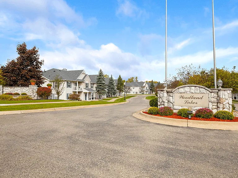 Woodland Lakes Apartments — Photo 23