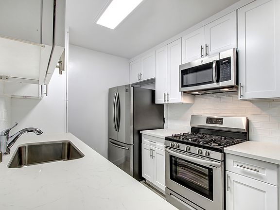 2nd image of 5112 Laurel Canyon Blvd #2053382