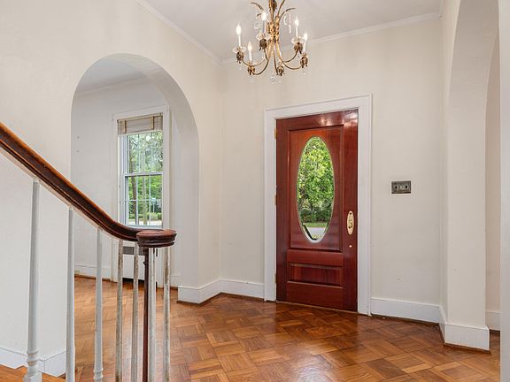5th image of 2131 Westrivers Rd