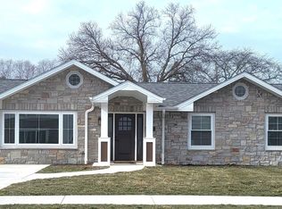 340 N Berrien St, New Buffalo, MI 49117