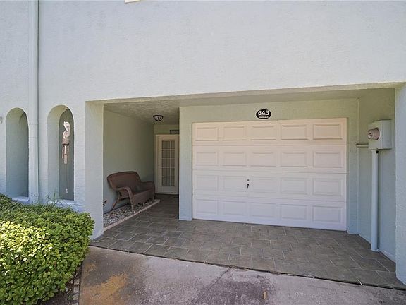 3rd image of 643 Garland Cir