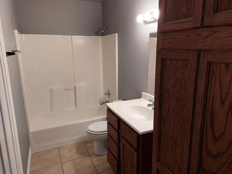 2nd bathroom