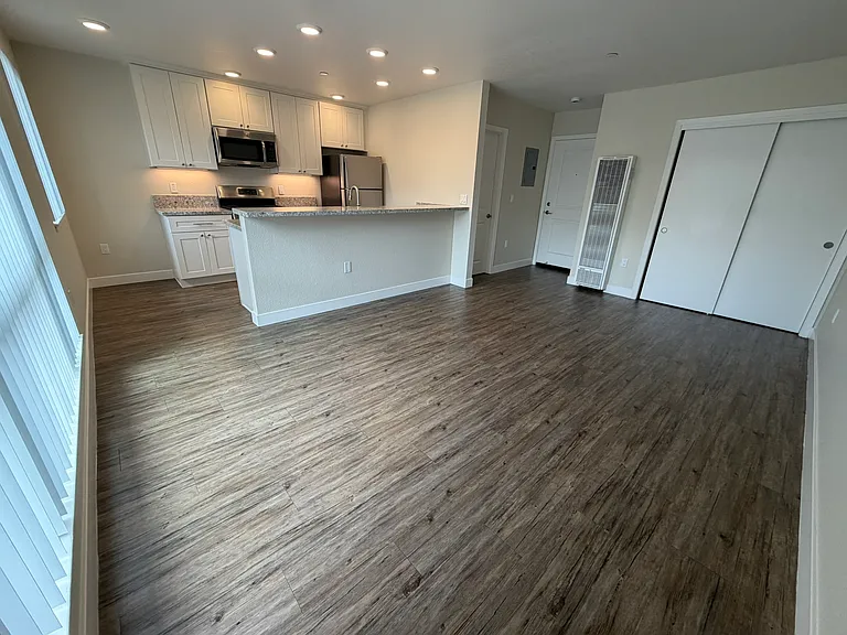 Arlington Apartments — Photo 7