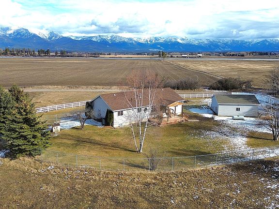 3rd image of 480 Robocker Ln