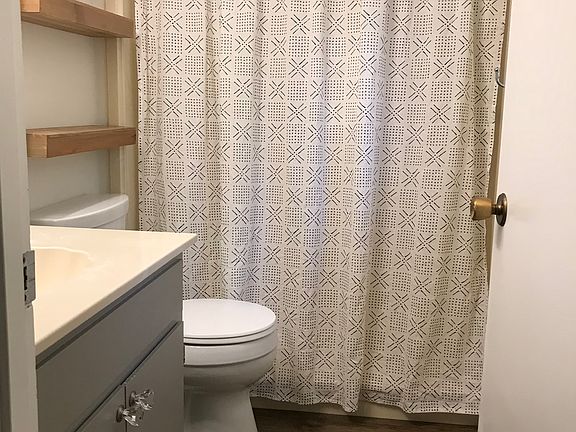 5th image of 930 S 3rd St Unit A