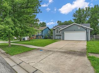 7425 SW 27th St, Topeka, KS 66614