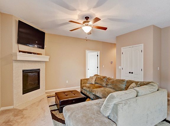 GAS FIREPLACE IN FAMILY ROOM.