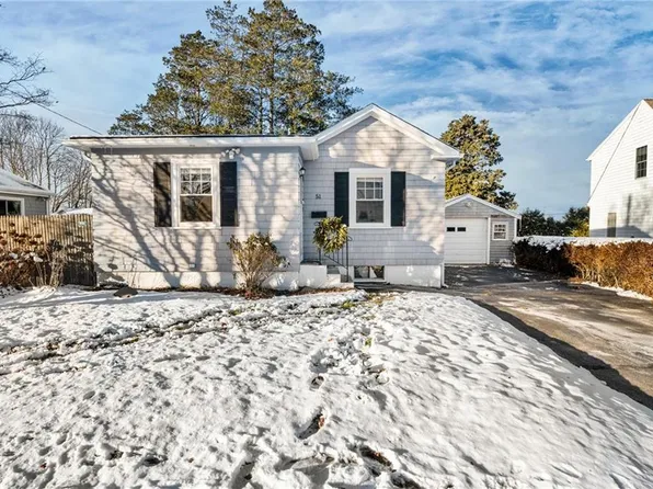 51 Smythe St, Middletown, RI 02842