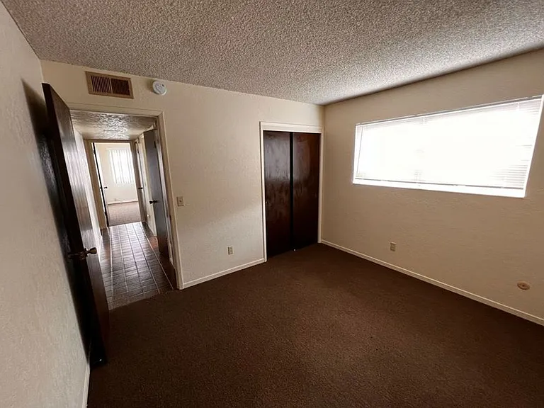 310 Spencer St — Photo 15