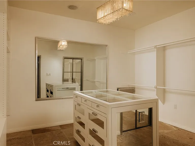 4909 Woodley Ave — Photo 24