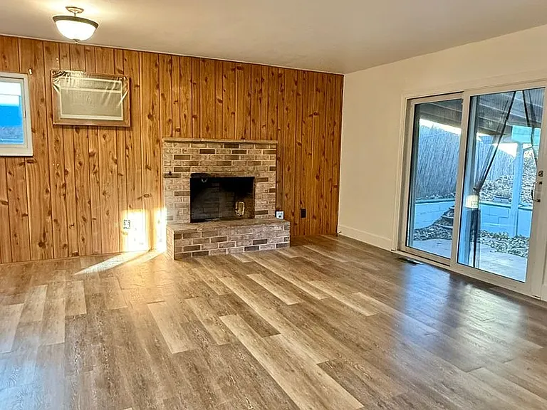 2905 Scholl Dr — Photo 4